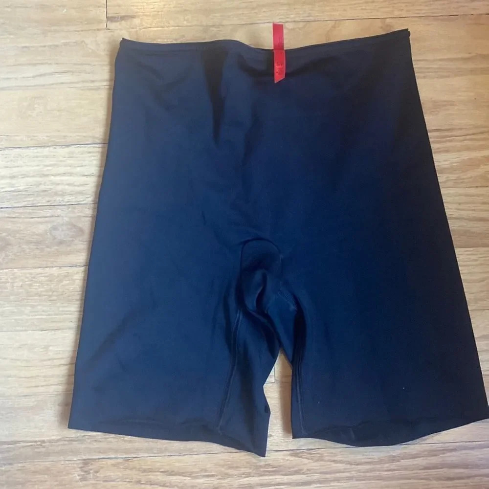Spanx shorts sz S black excellent pre owned condition